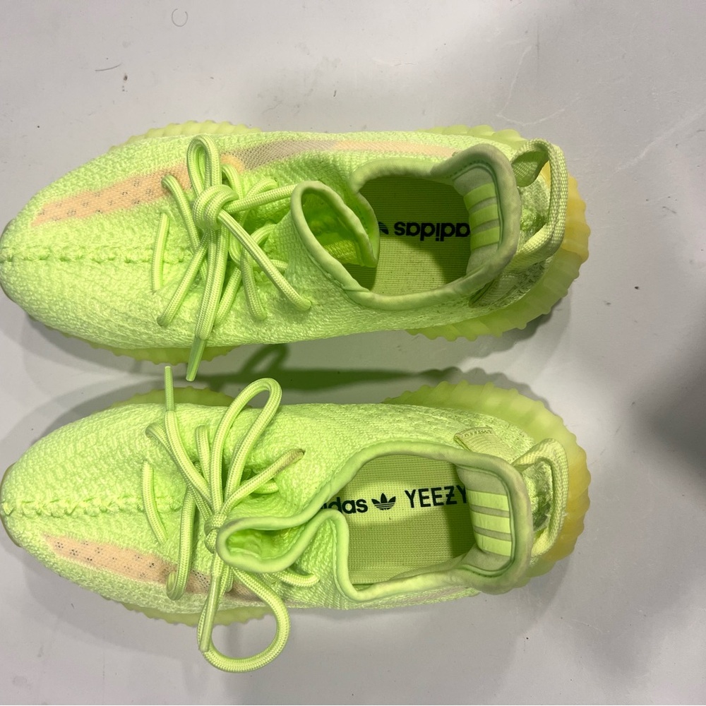 Adidas Yeezy Boost 350 V2 Glow